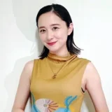 堀田真由の父はエリート？照れ屋な素顔と仲良しエピソード！