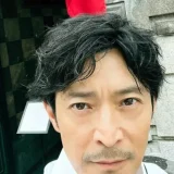 津田健次郎の結婚と小野坂発言から見える夫婦仲と子供の成長物語