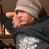 ヒロシの年収の推移を徹底解説！テレビ全盛期から現在までの収入事情